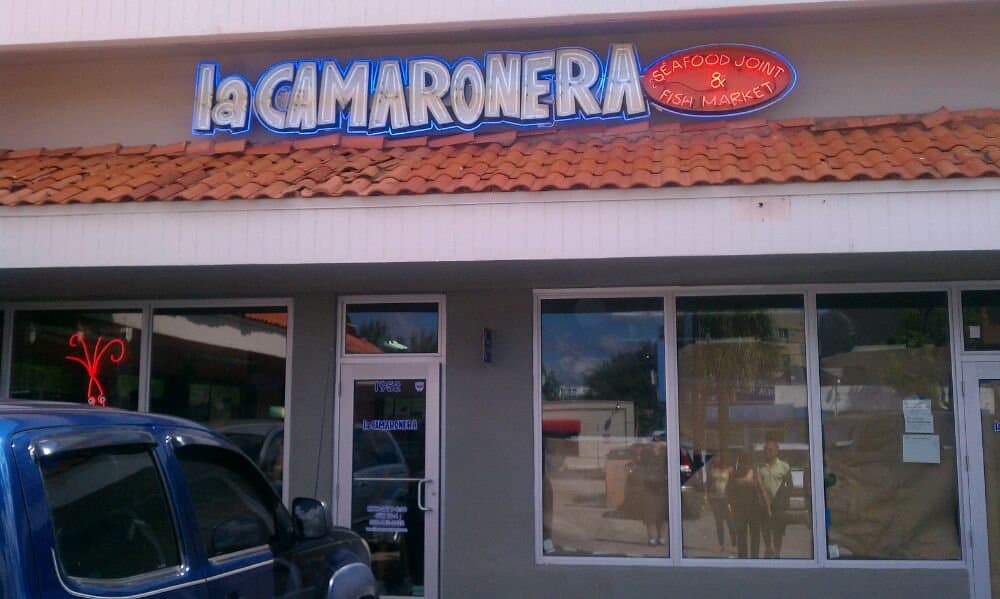 La Camaronera Seafood Joint and Fish Market happy hour in Miami