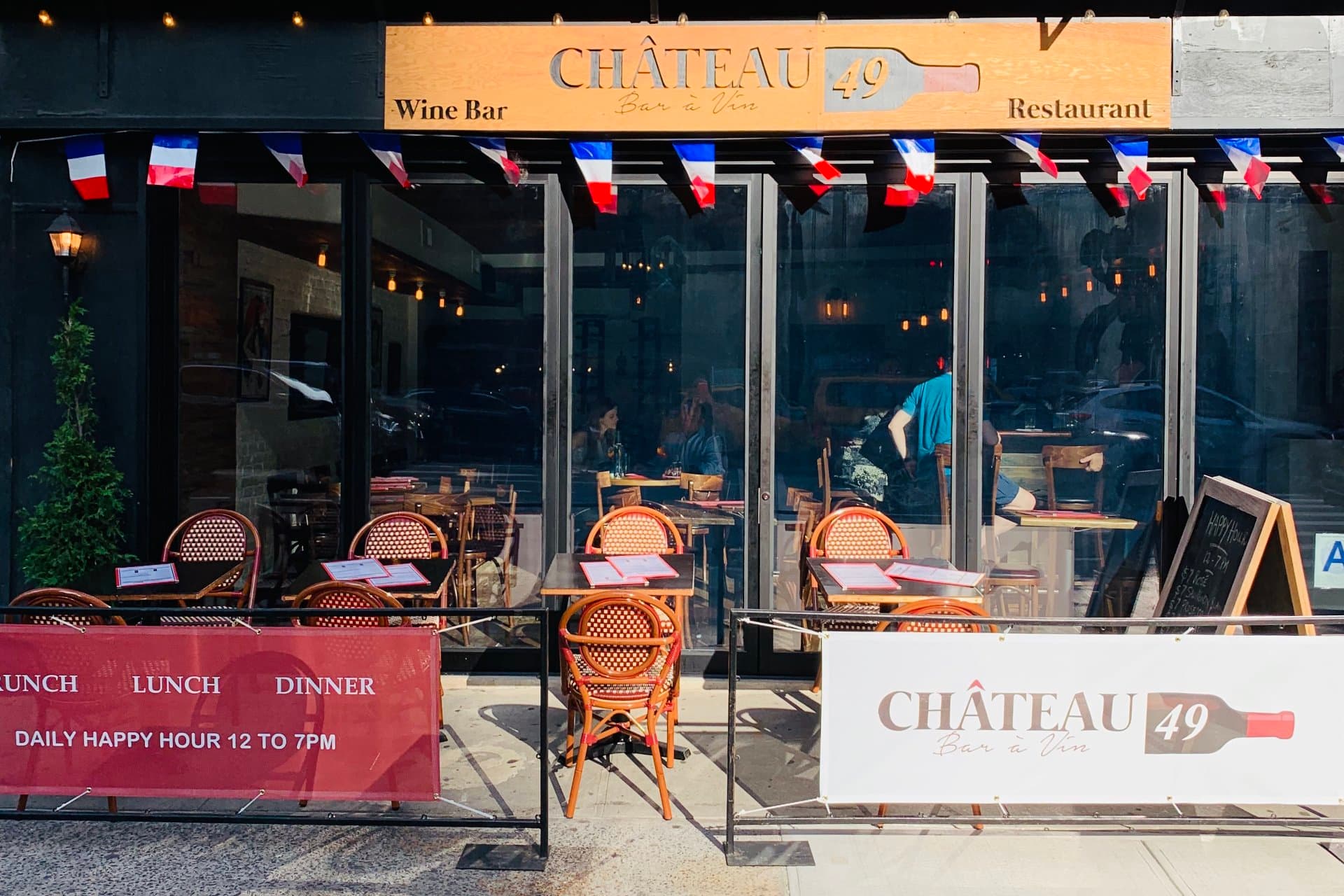 Château 49 French Bistro happy hour in New York