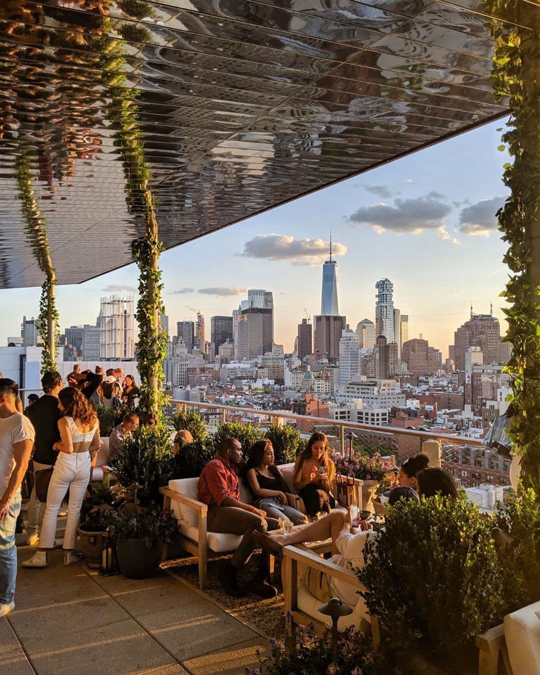THE ROOF happy hour in New York