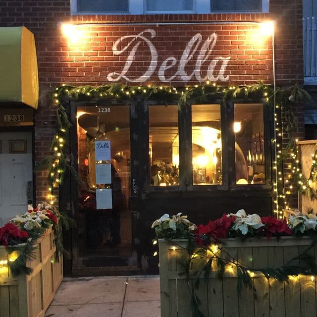 Della's happy hour in New York