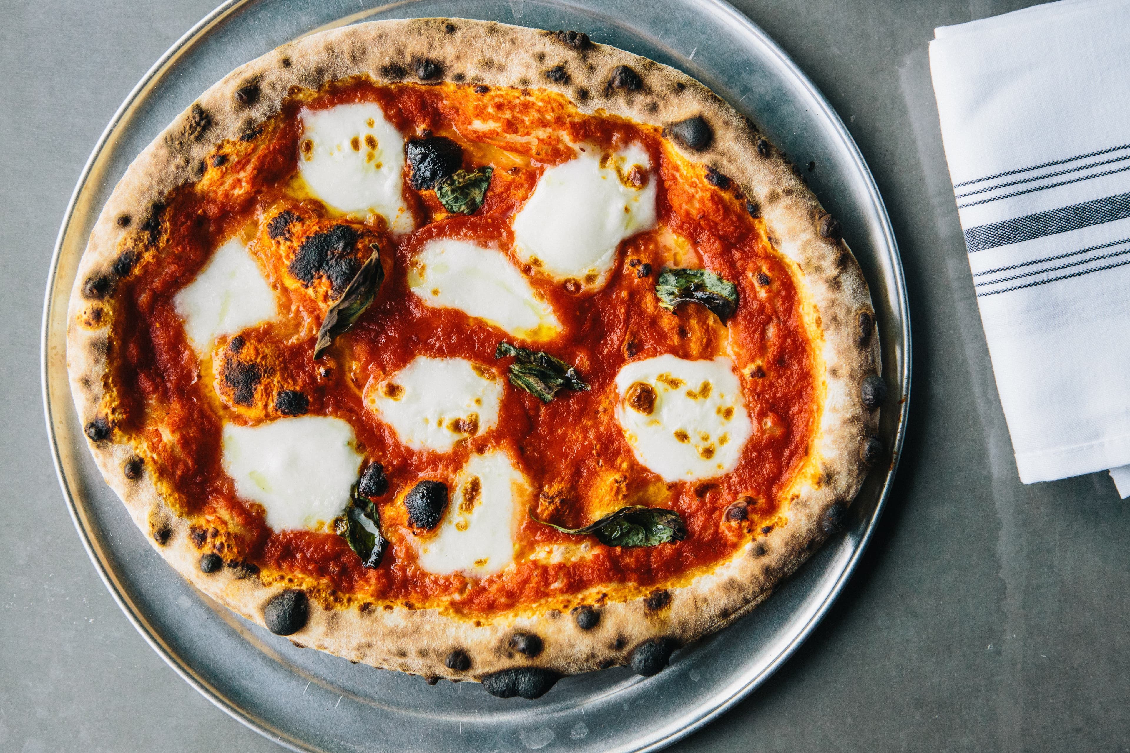 Il Brutto happy hour in Austin