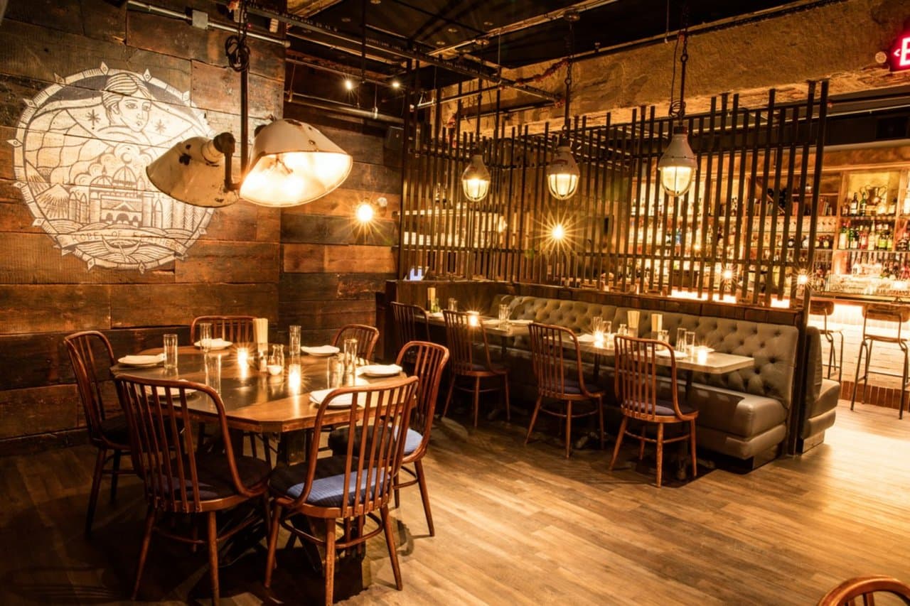 Double Knot happy hour in Philadelphia